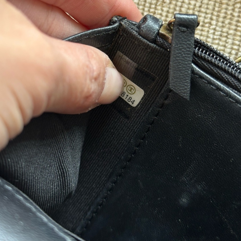 Chanel Black Chevron Leather Crossbody Bag (Needs Repair) - Picture 5 of 5